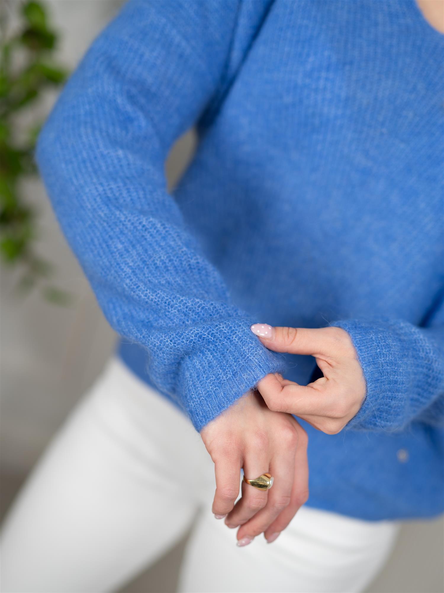 MMThora V-Neck Knit Ultramarine
