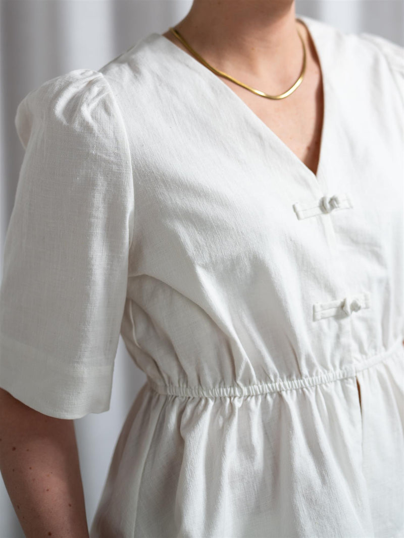 Christian Aks Monic Linen Top White
