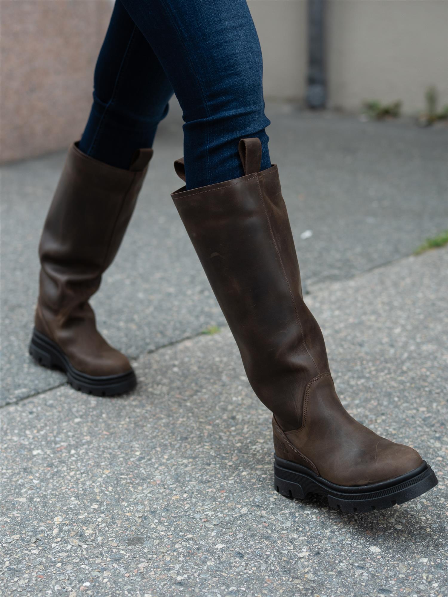 High Leather Boots Brown