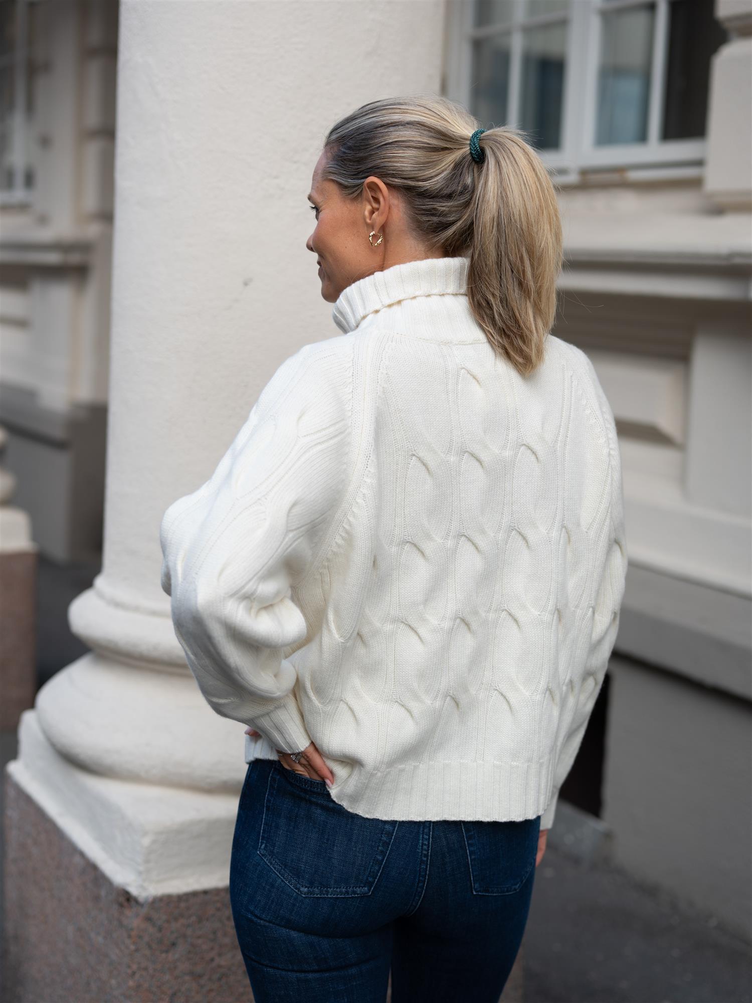 Cosima Off White