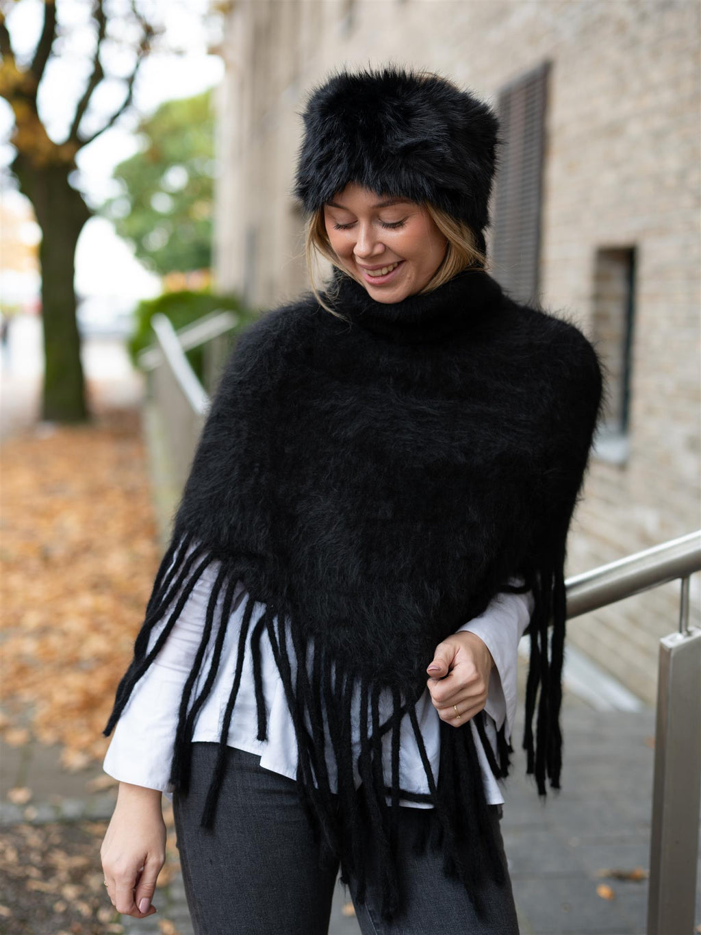 Ella&il Nikola Chunky Poncho Black