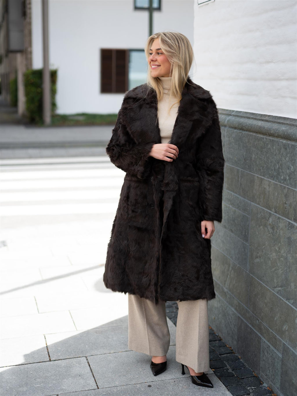 Dear Dharma Jakke Lang Leather Brown
