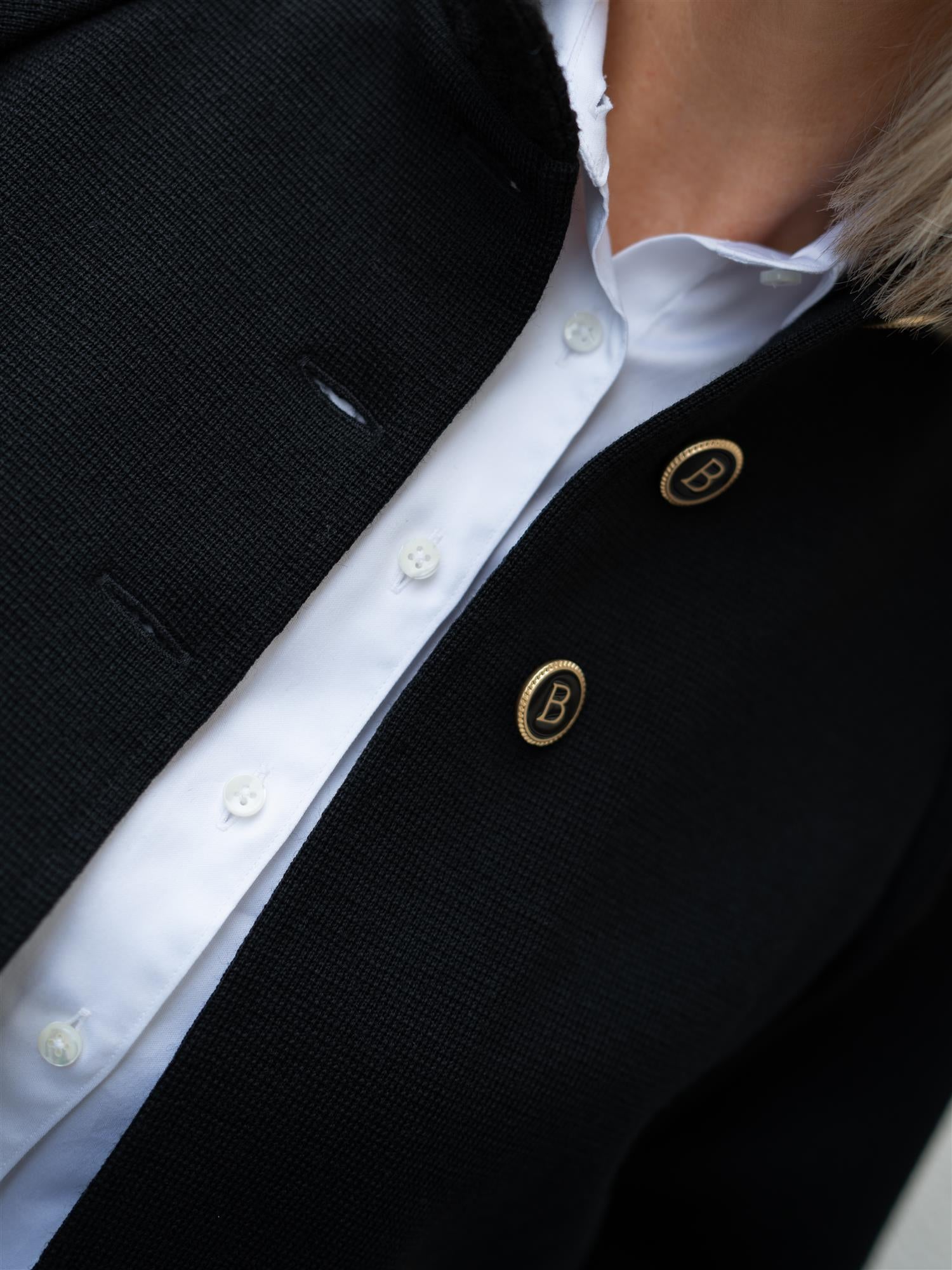 Lucine Black