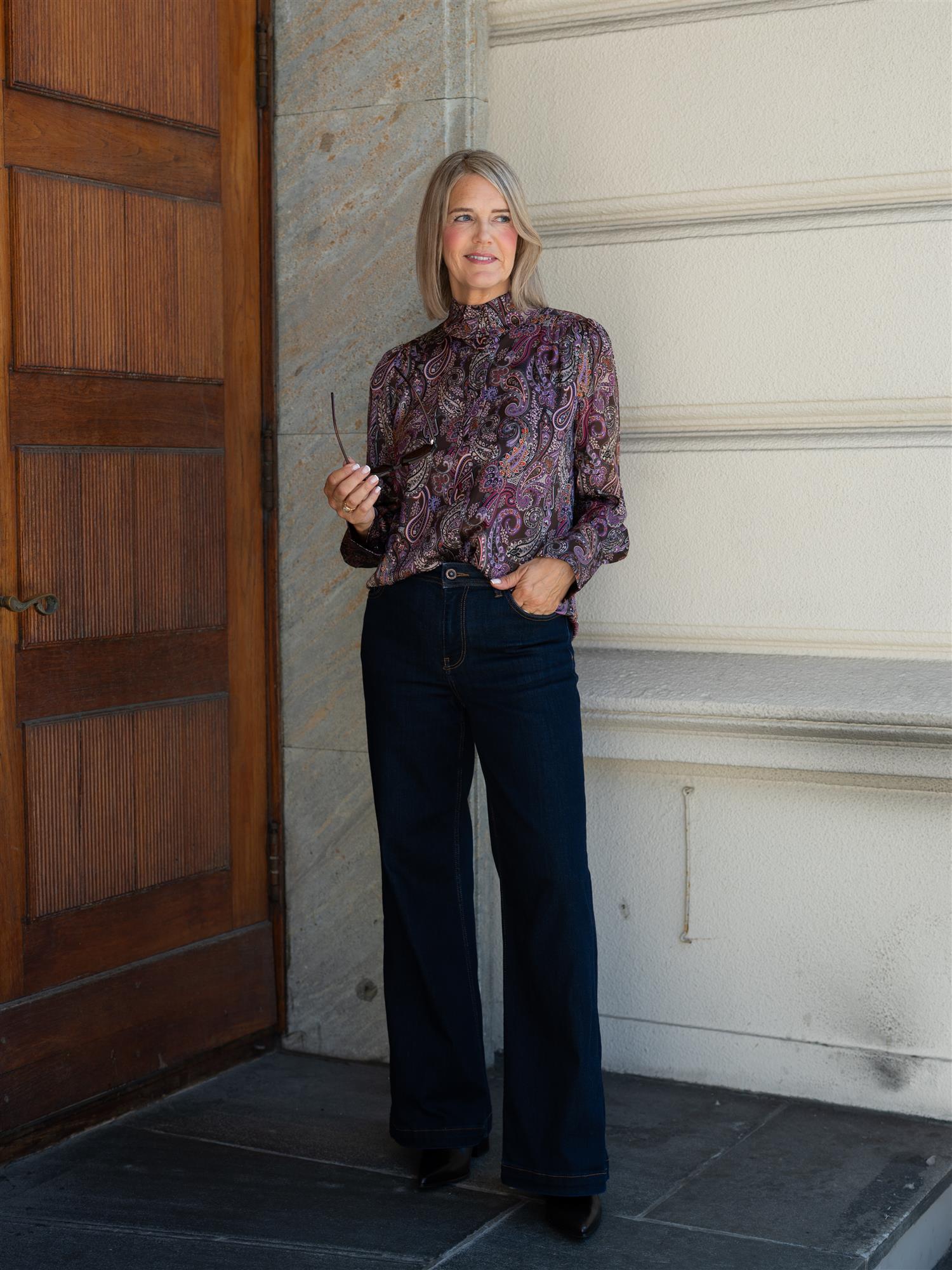Amelie Blouse With Stand Collar