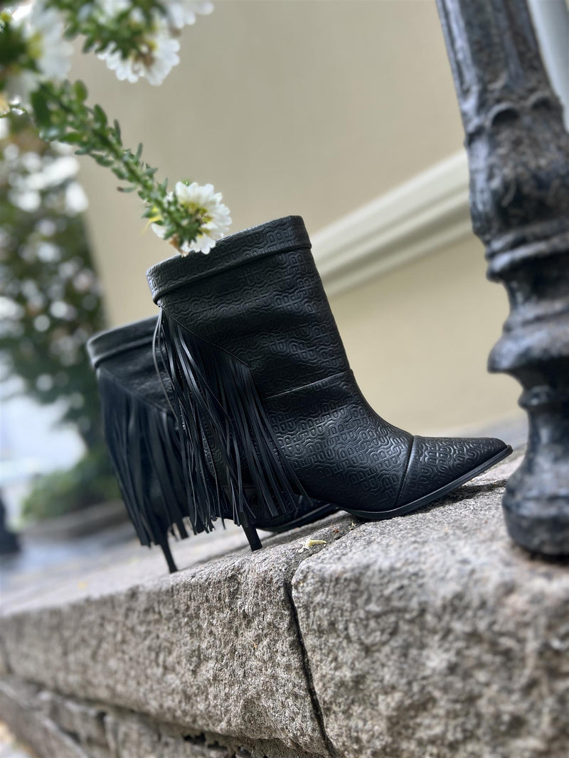 Munthe Taimai Black