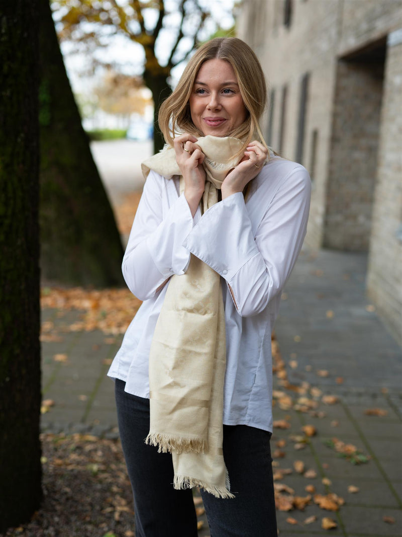 Mala Alisha Clyde Ivory