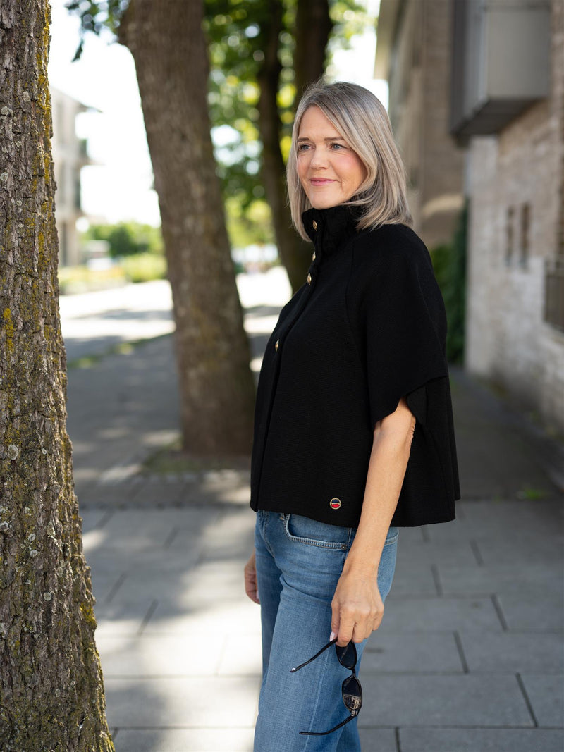 Busnel Lisalou Cable Knit Black Cape