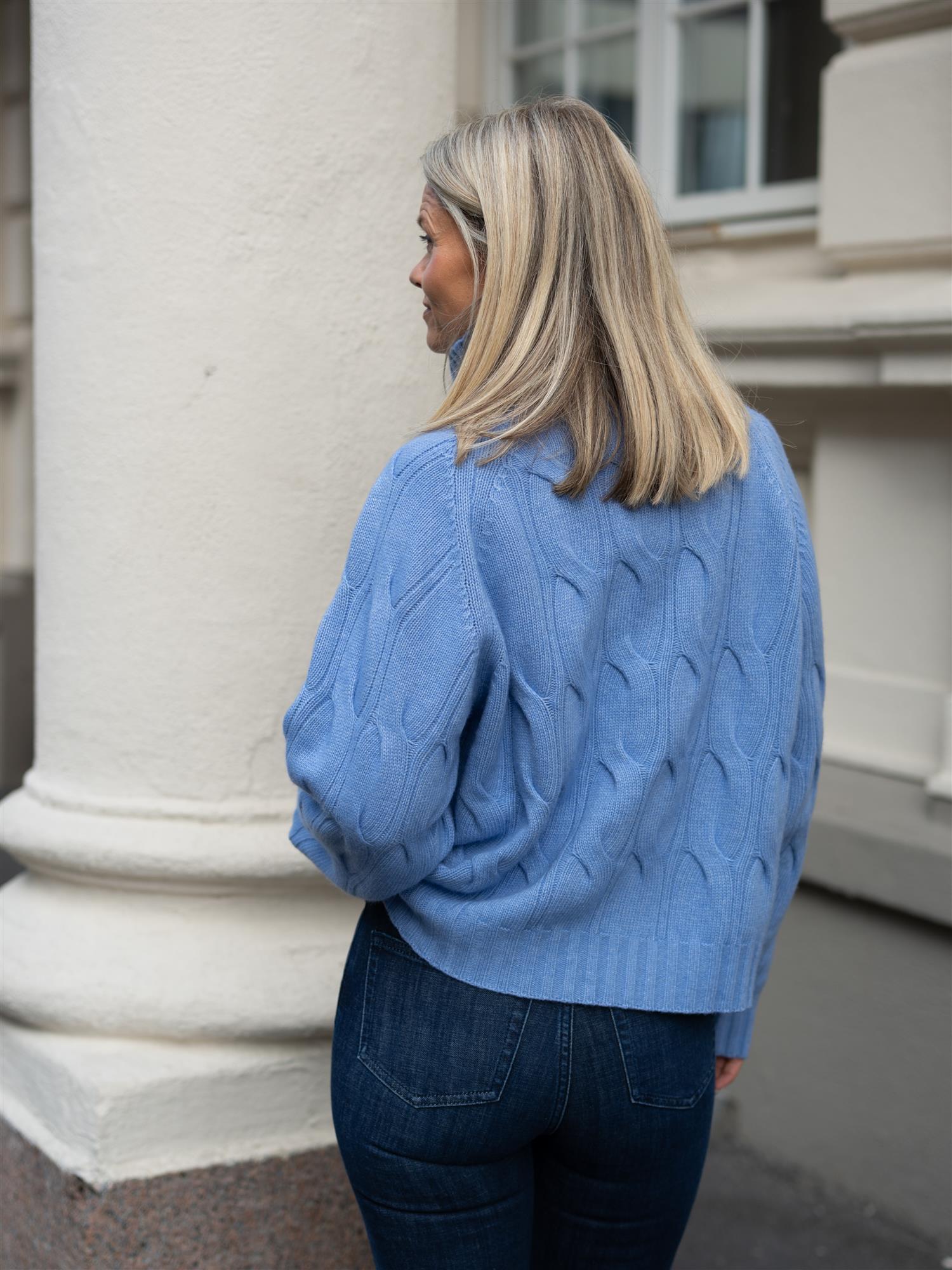 Cosima Light Blue