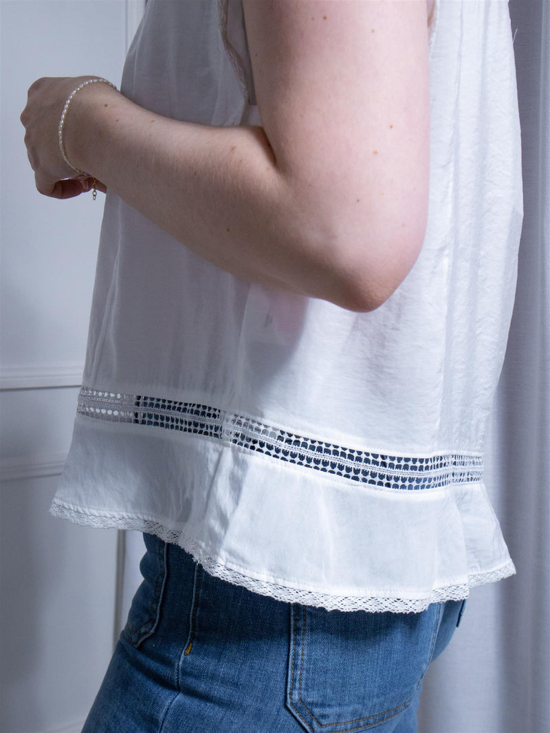 Munthe Usalina White