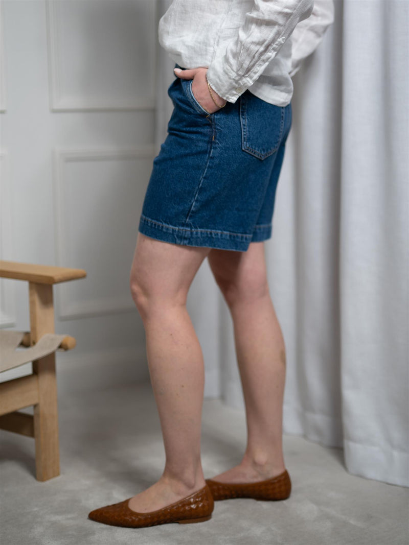 Camilla Pihl Jason Shorts Washed Dark Blue