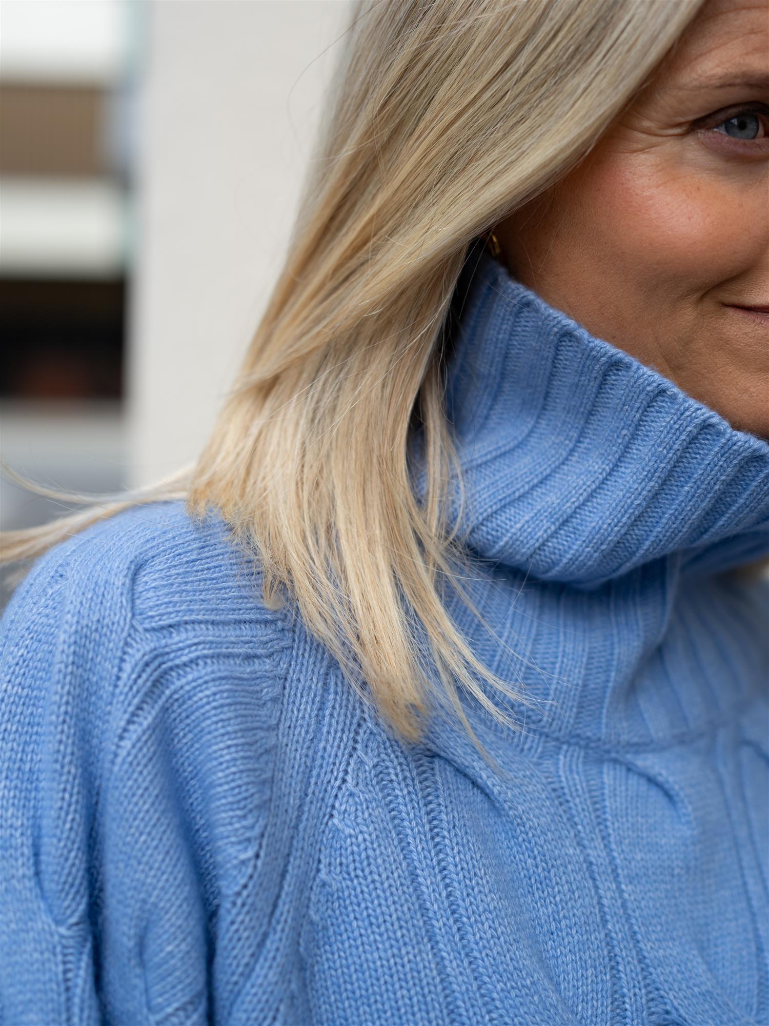 Cosima Light Blue