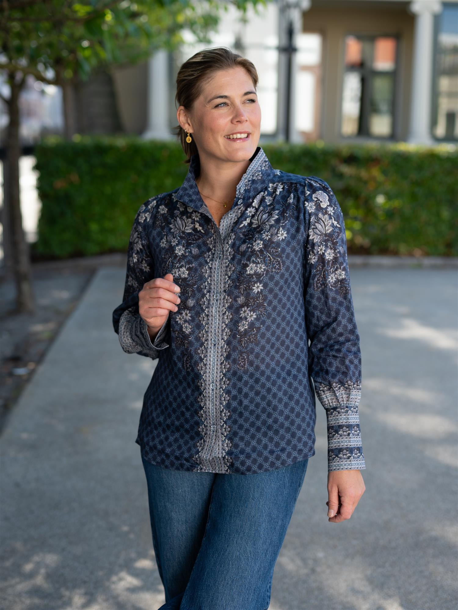 Amelie Blouse With Stand Collar
