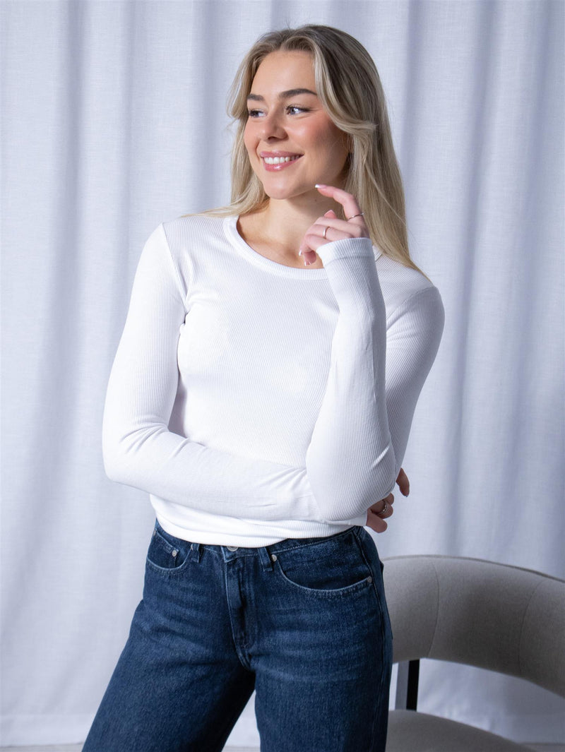 Munthe Cutest White