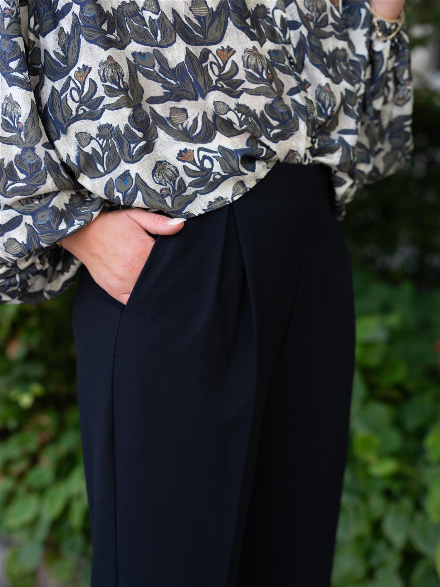 ONE and OTHER Olava Long Pant Navy Blue