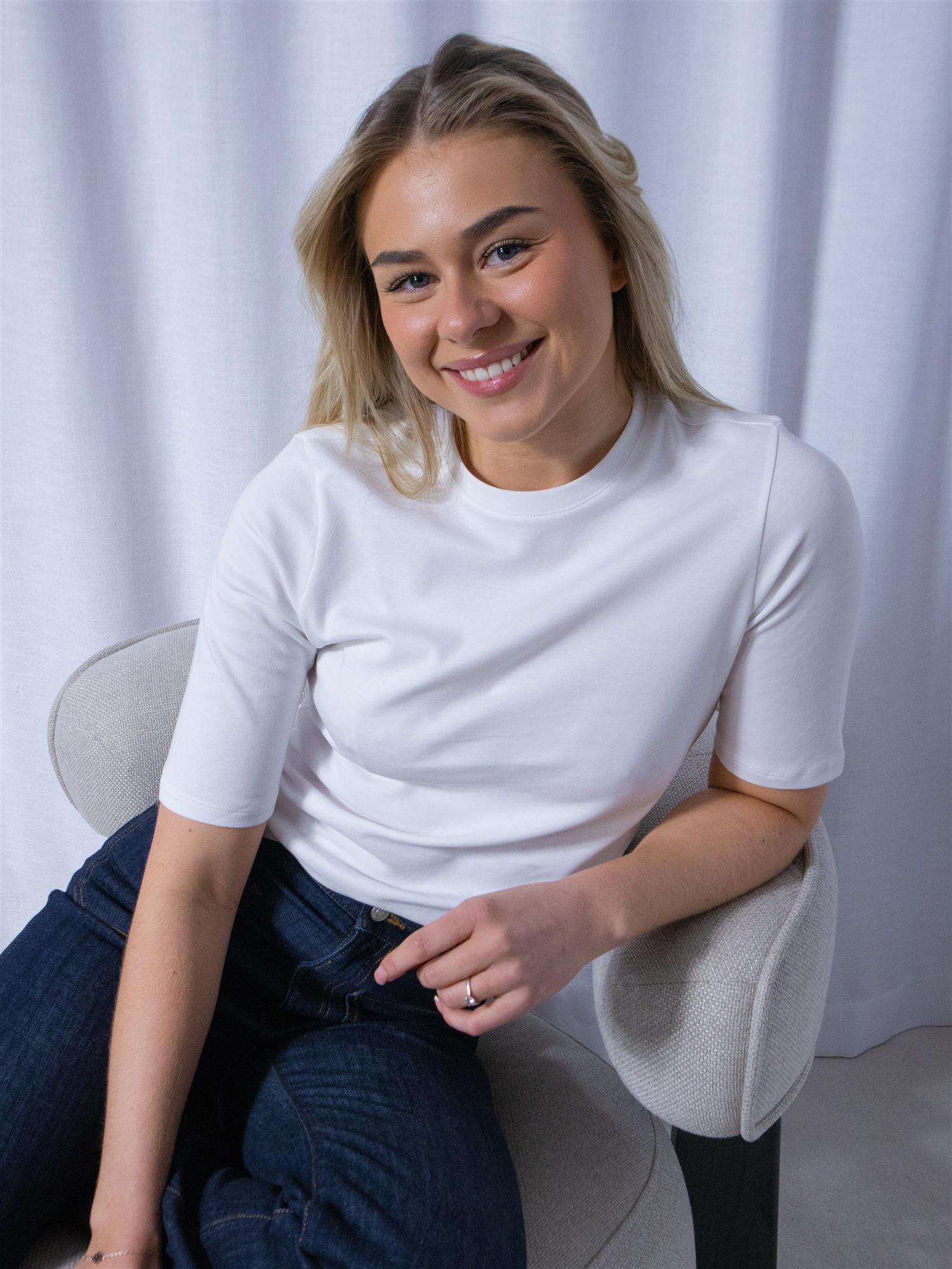 Julie Josephine Marianne Tee White