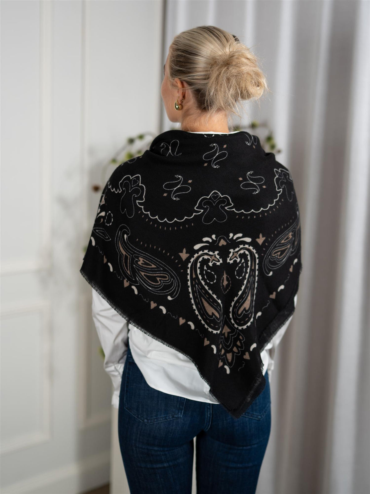 Paisley Scarf Black Black Heart