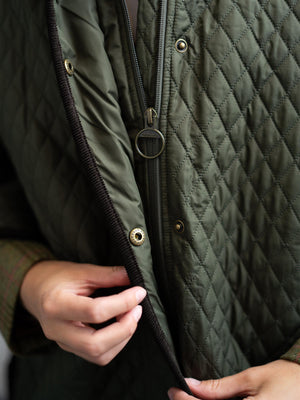 Barbour Oakham Quilted Cape Olive