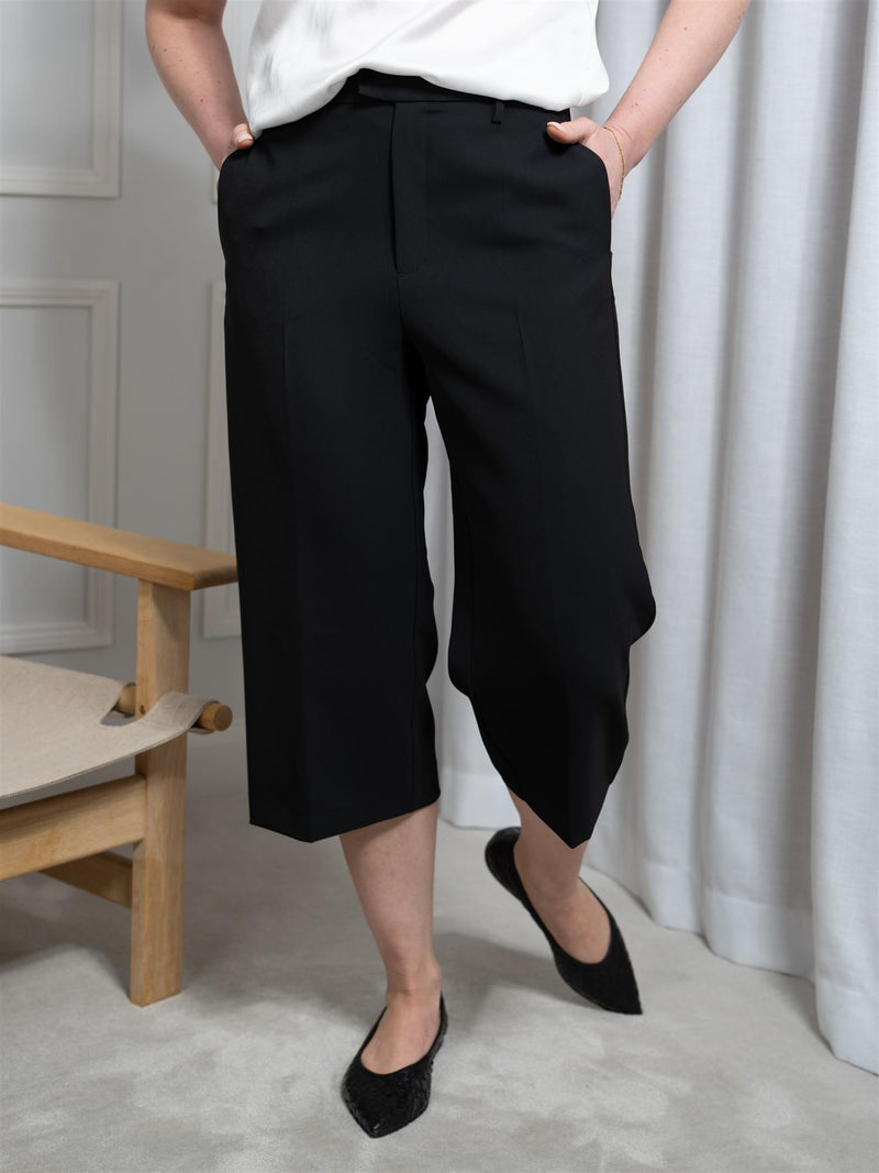Mos Mosh Leyana Miley Long Shorts Black