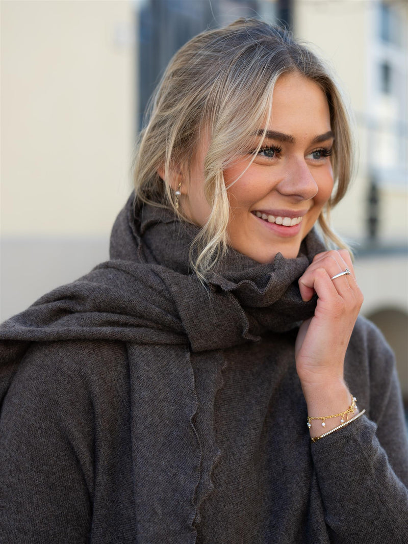 Davida Triangle Scarf Cacao