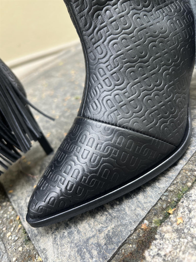 Munthe Taimai Black