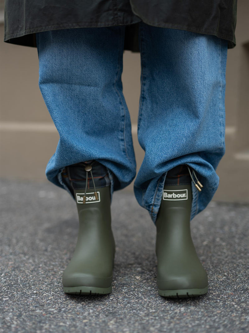 Barbour Mowbray Mid Welly Olive