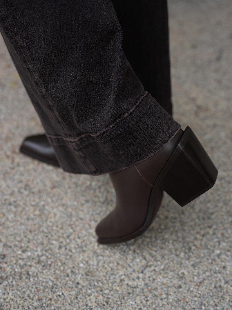 Camilla Pihl Jaxie Boot Dark Brown