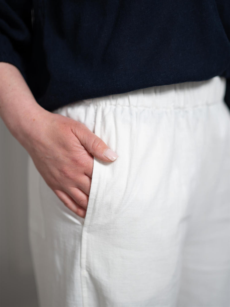 Christian Aks Luna Linen Trouser White