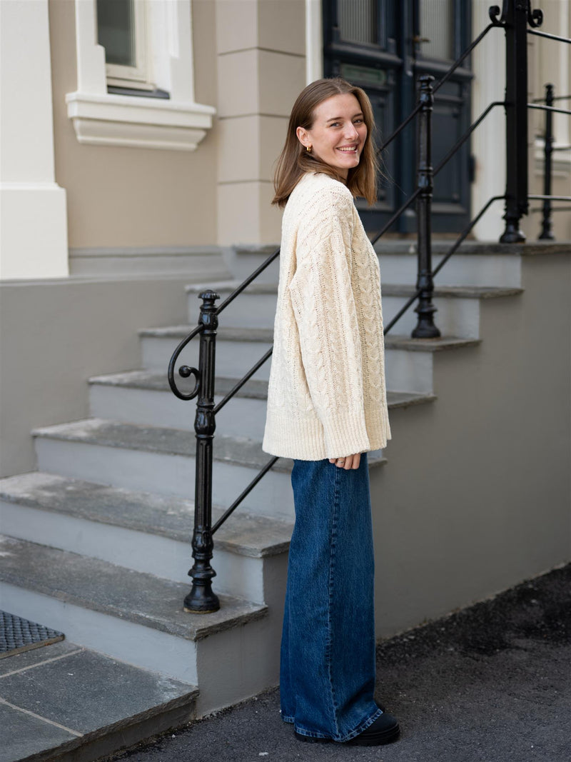 Lexington Chunky Cable Knit Sweater Offwhite