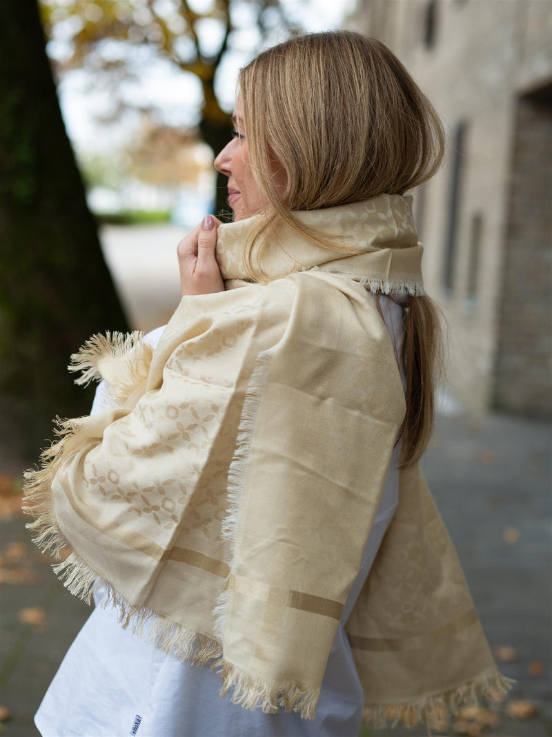 Mala Alisha Clyde Ivory