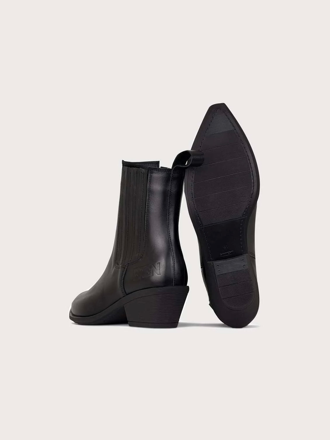 Sleek Boot New Black
