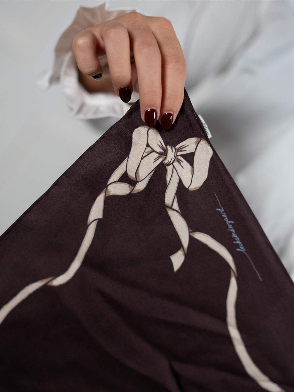 Bowtora Sia Scarf Hot Fudge Brown