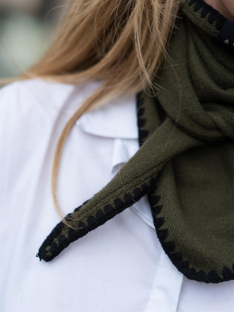 Christian Aks Mina Stitched Merino Scarf Army