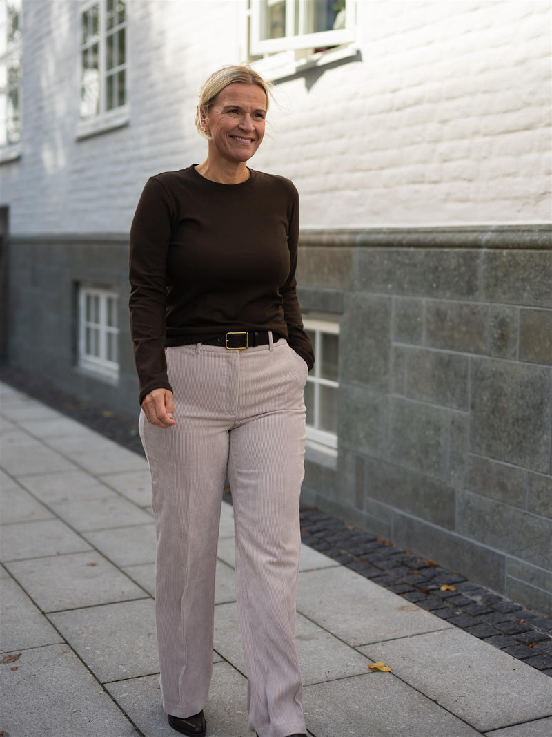 Julie Josephine Andrea Longsleeve Brown