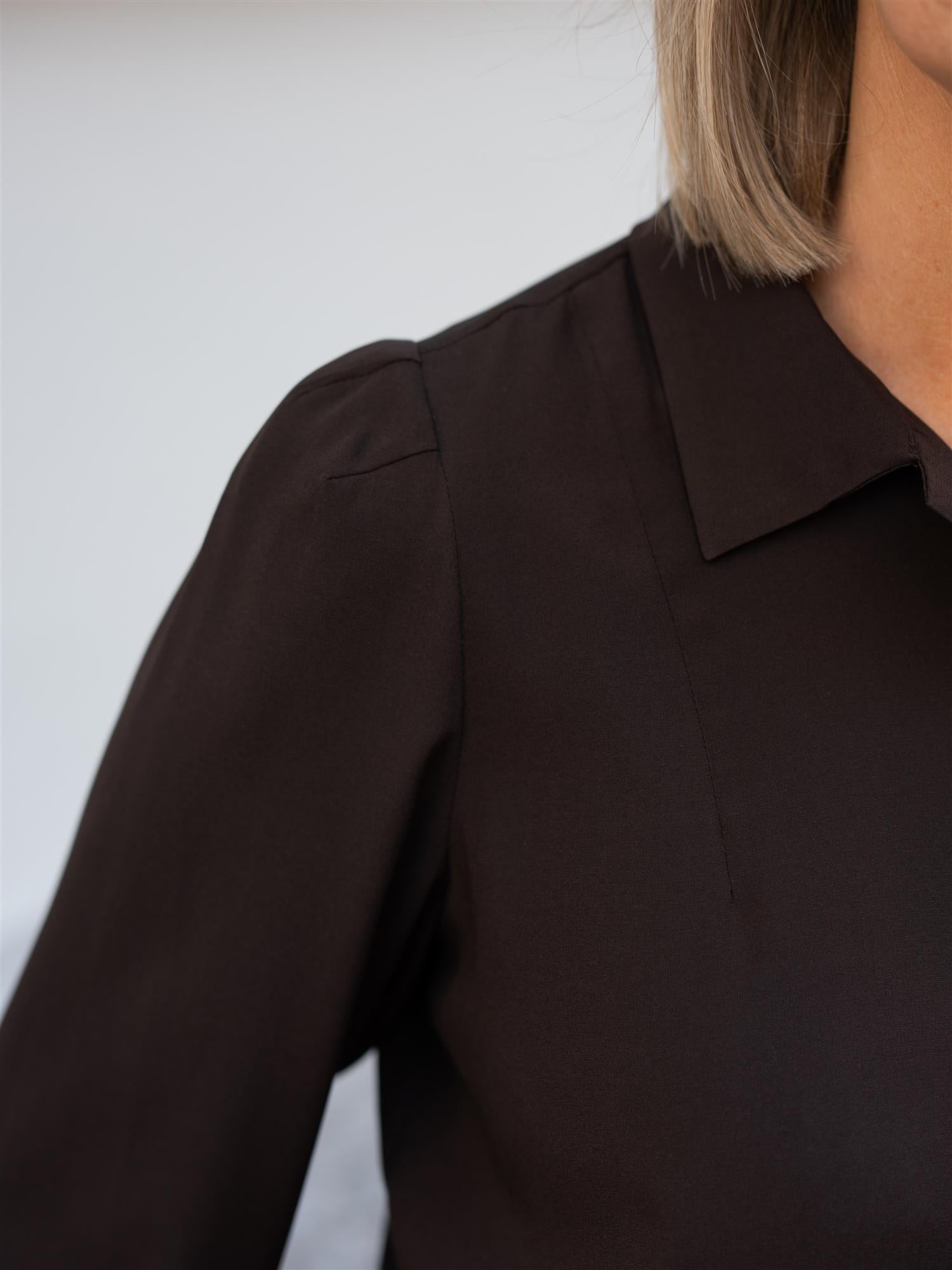 Paola Blouse With Tiny Collar