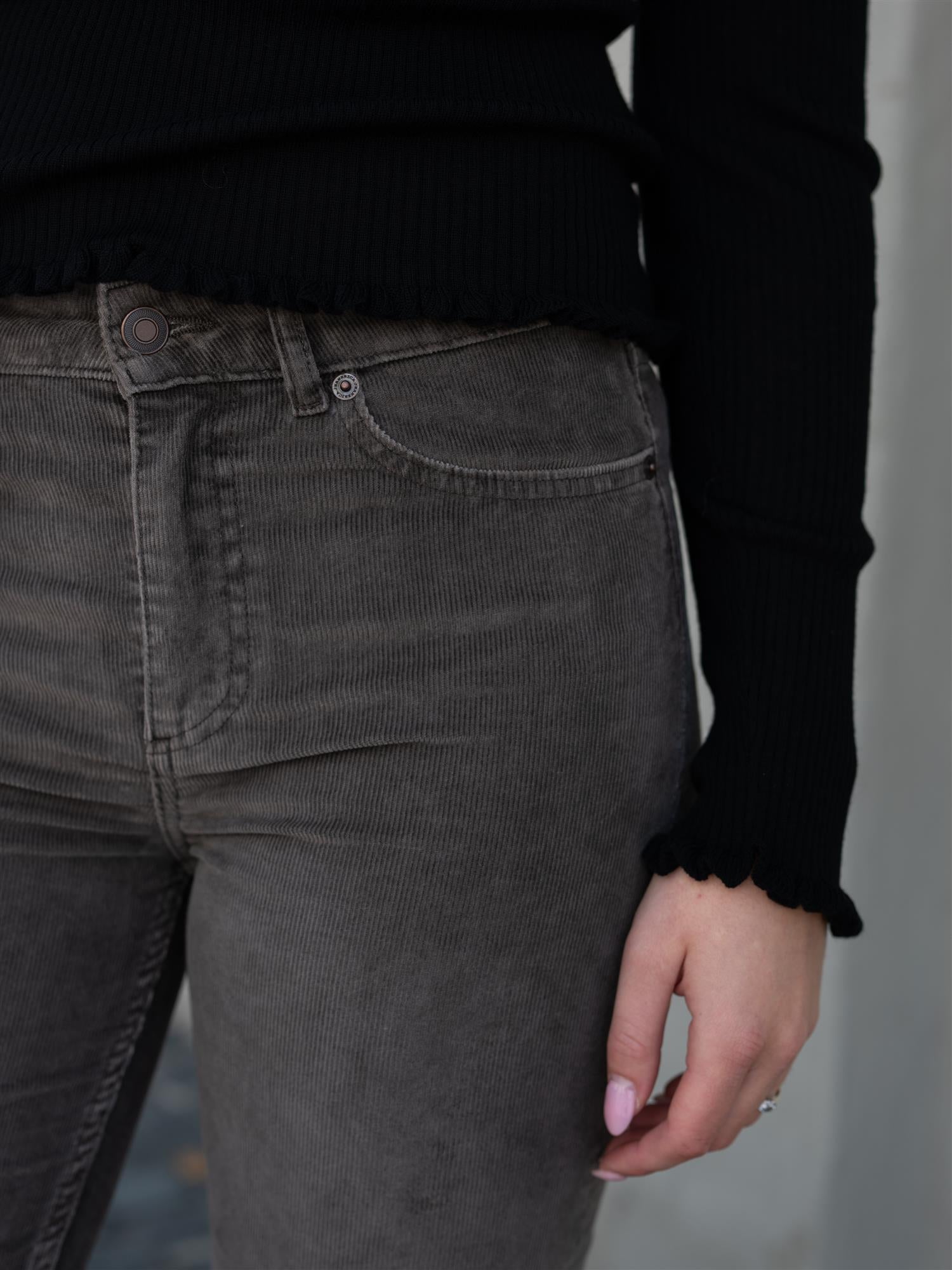 Jeanerica Arc Brown Corduroy