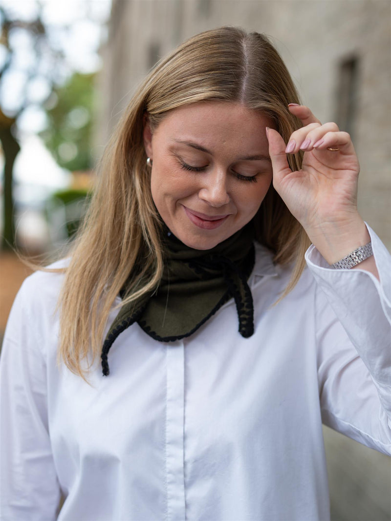 Christian Aks Mina Stitched Merino Scarf Army