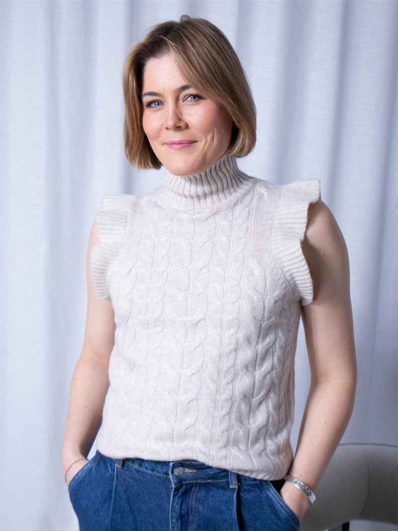 Davida Rollneck Frill Cable Vest Light Beige
