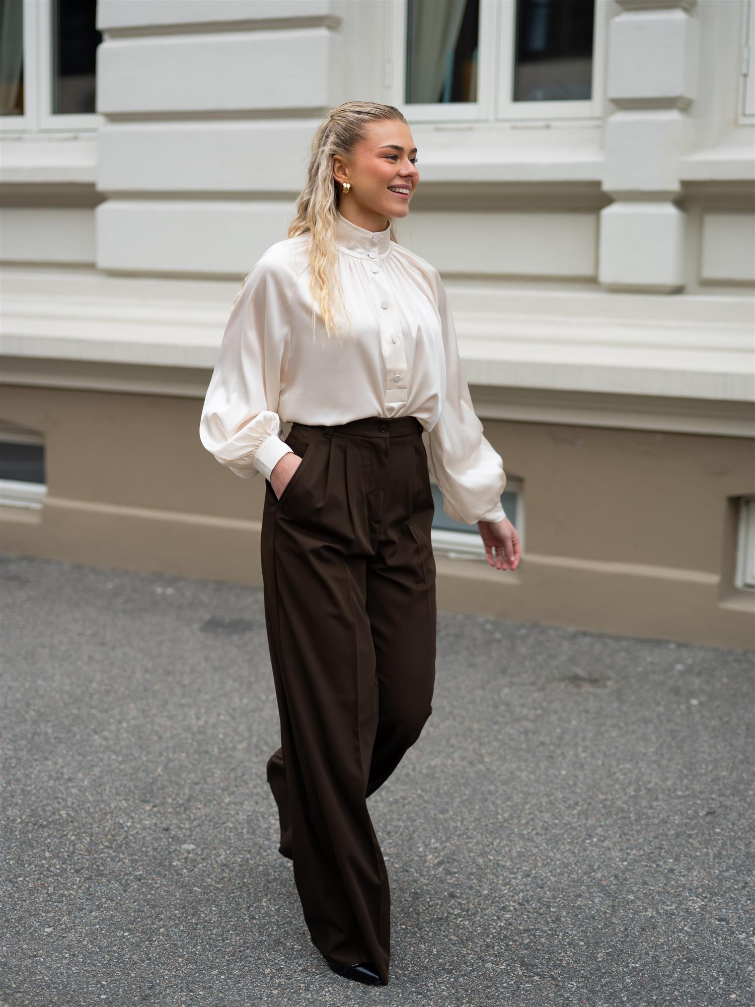 Dea Kudibal Nicola Shirt with sleeve detail Porcelain