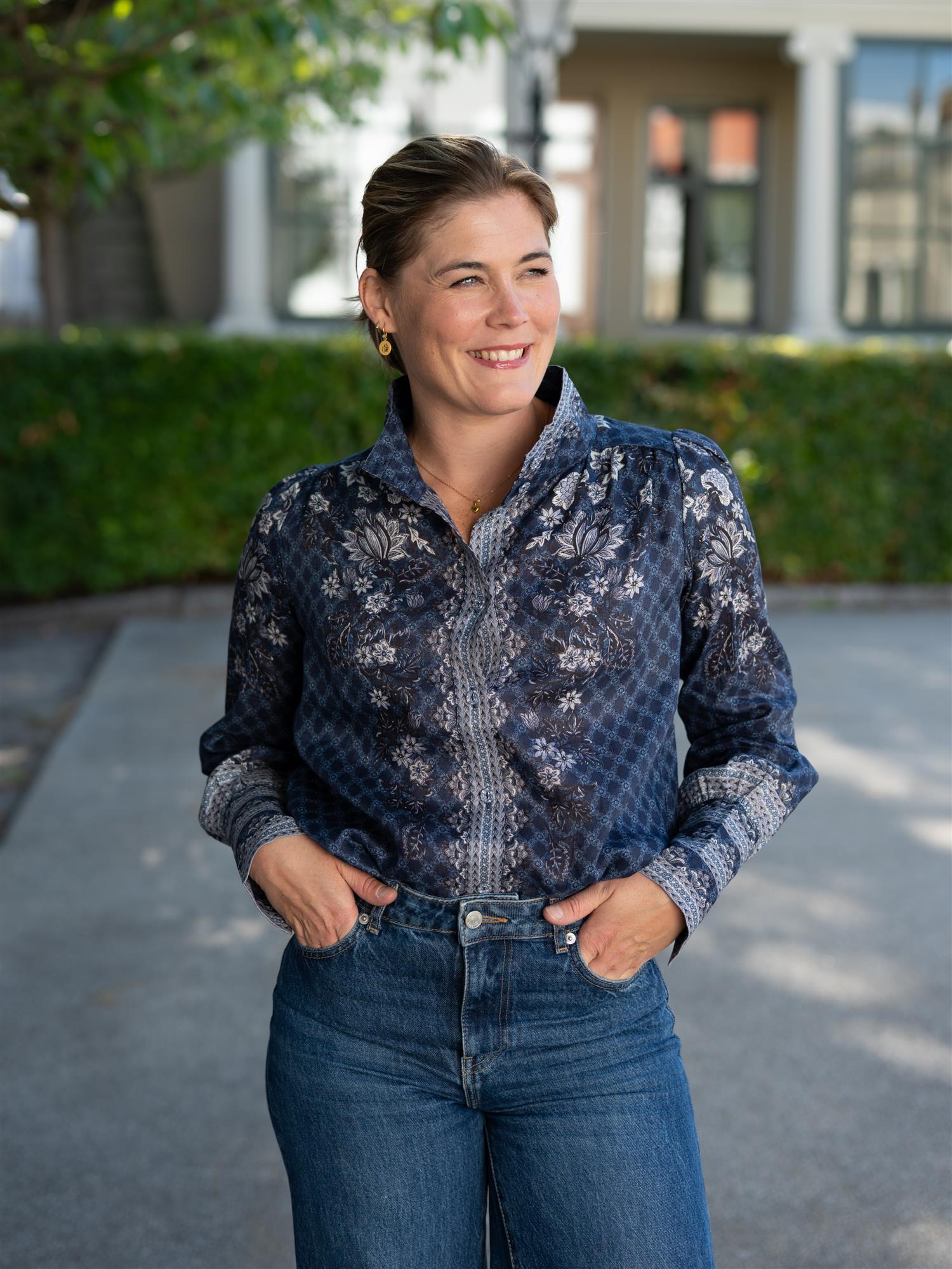 Amelie Blouse With Stand Collar