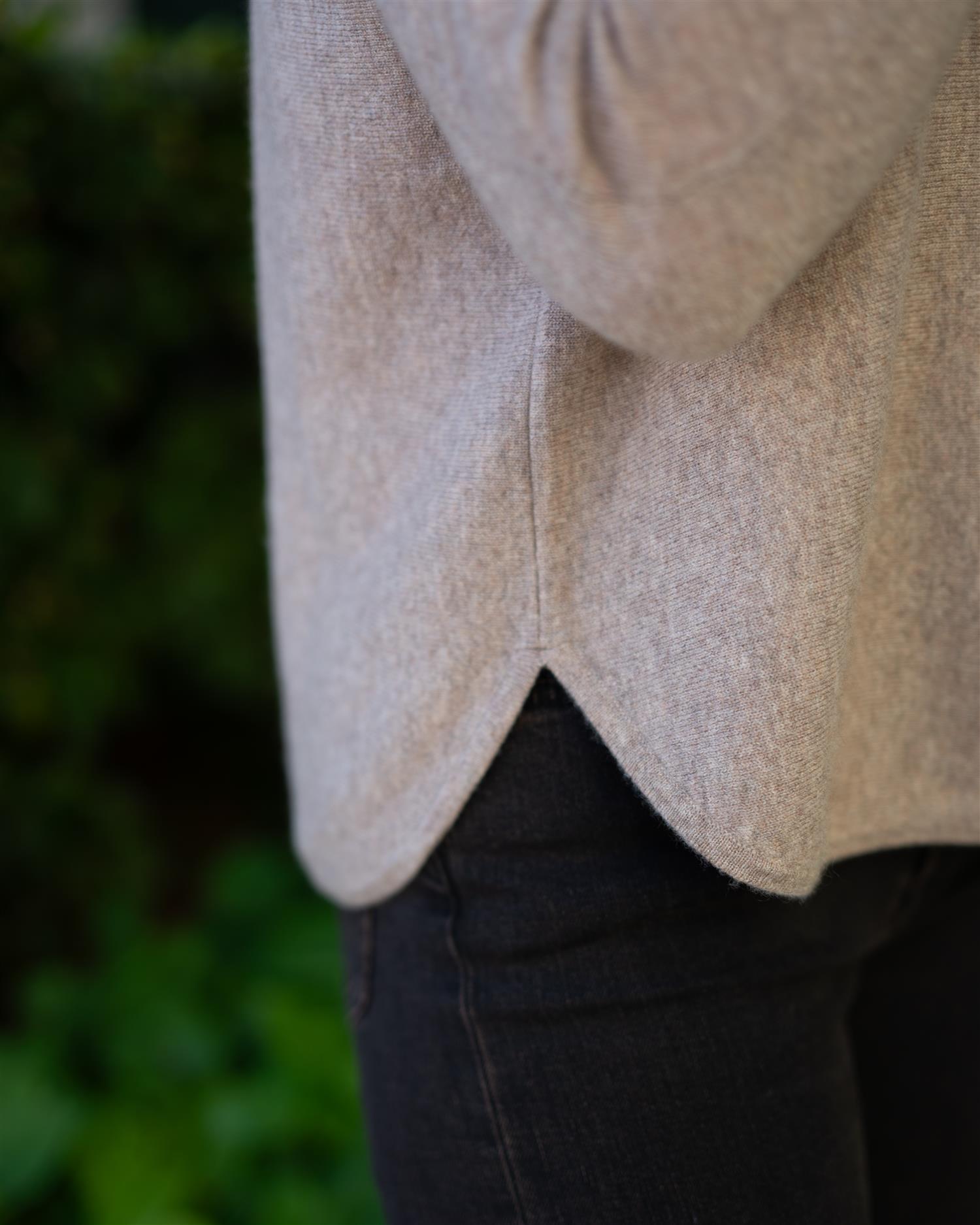 Curved Sweater Mink