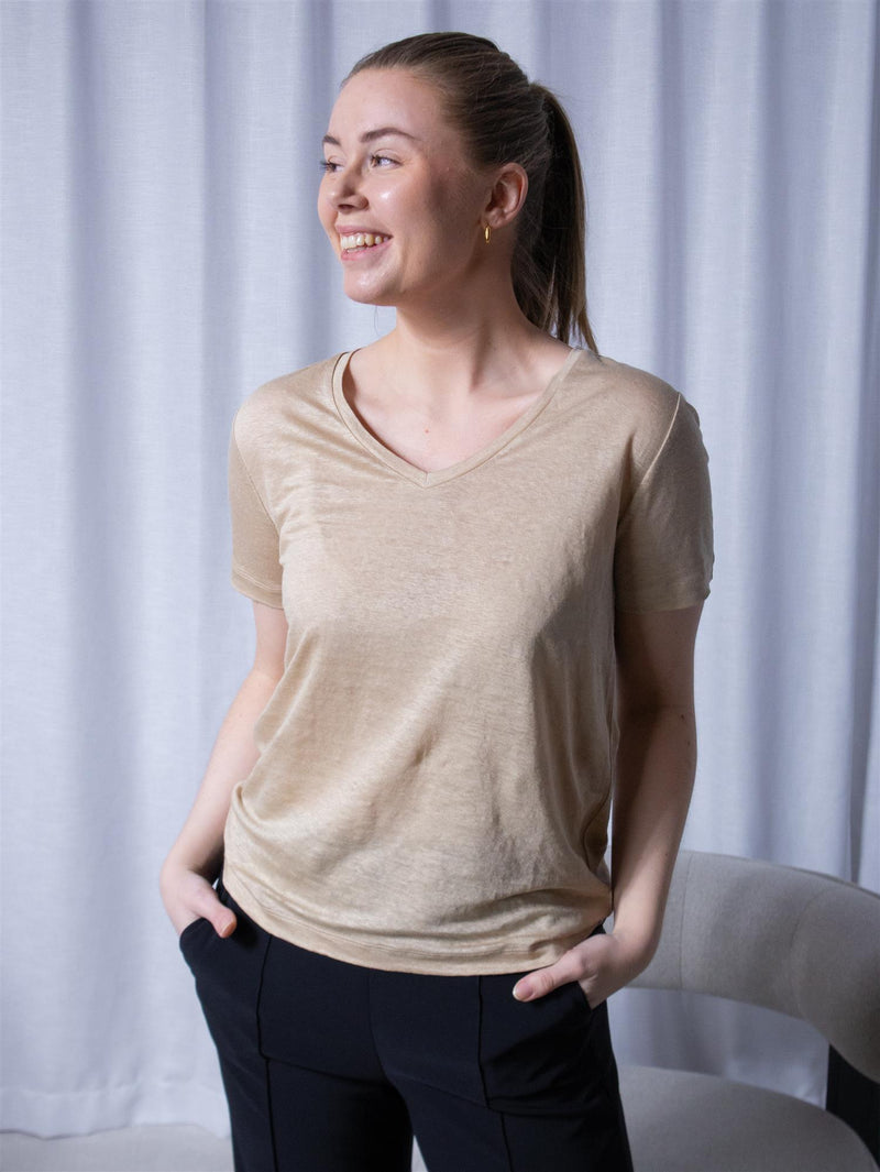 Gant Reg Linen V-Neck SS T-Shirt Dry Sand