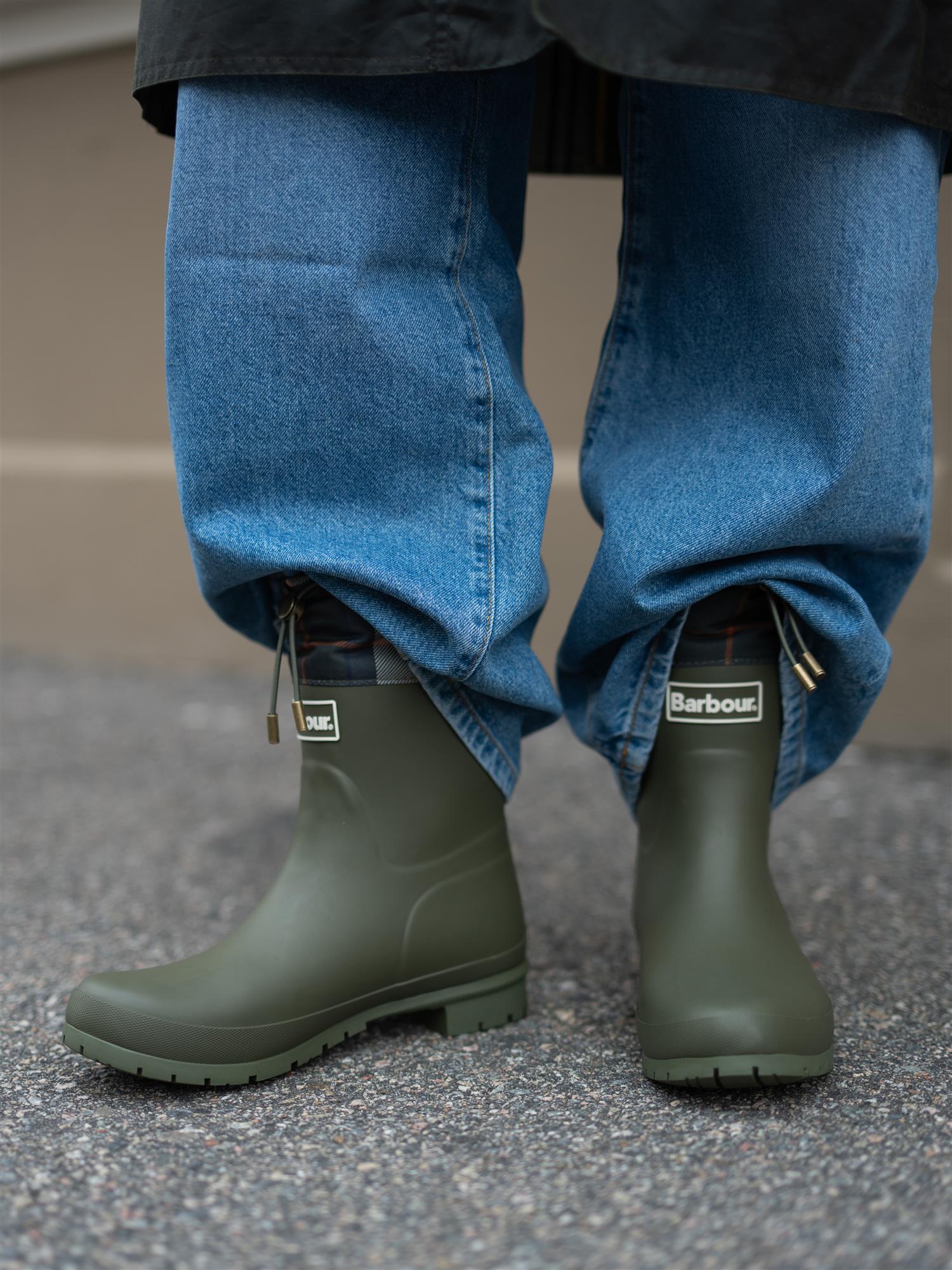 Barbour Mowbray Mid Welly Olive