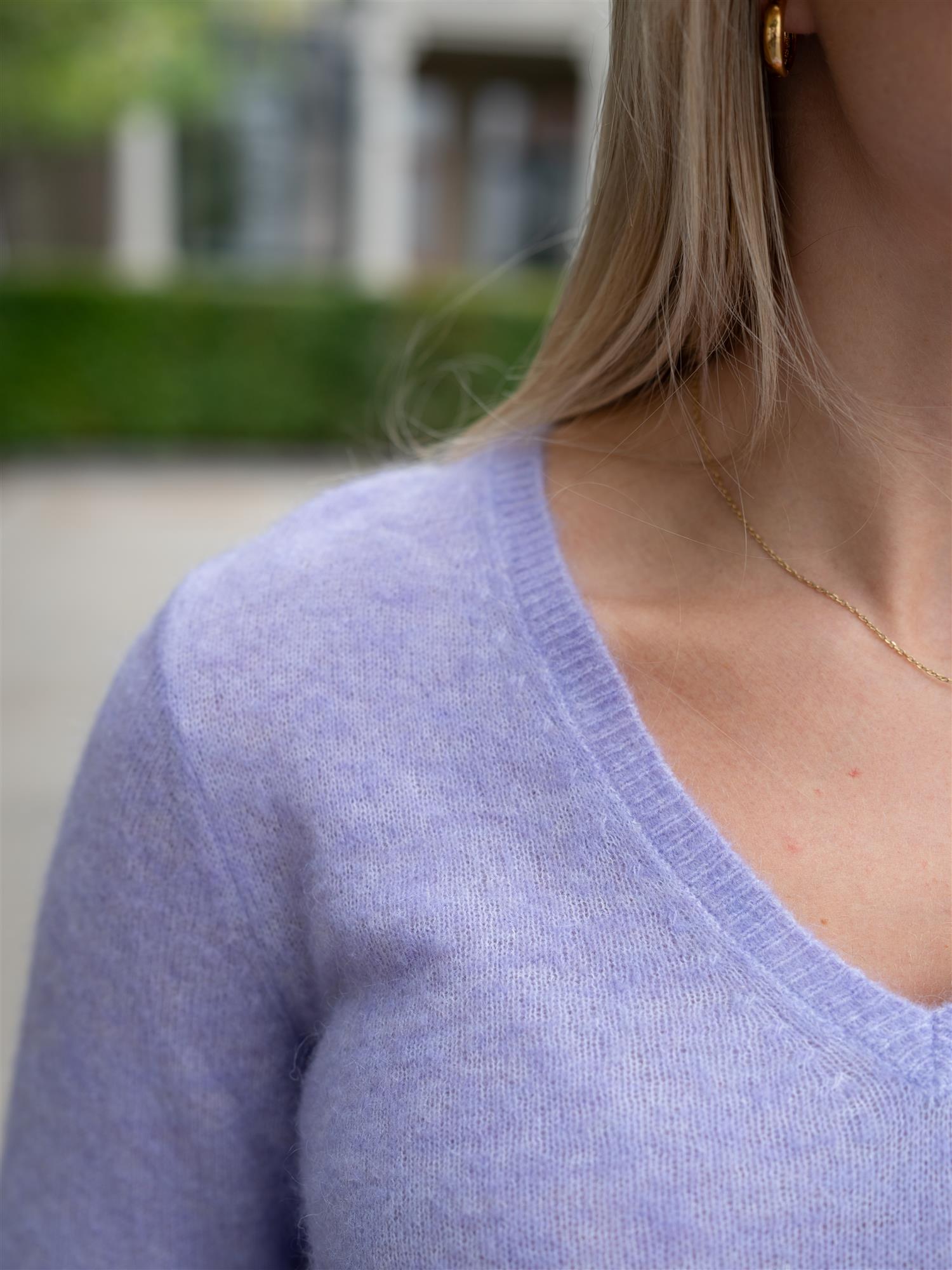 MMMape Sophia V-Neck Knit Violet Tulip