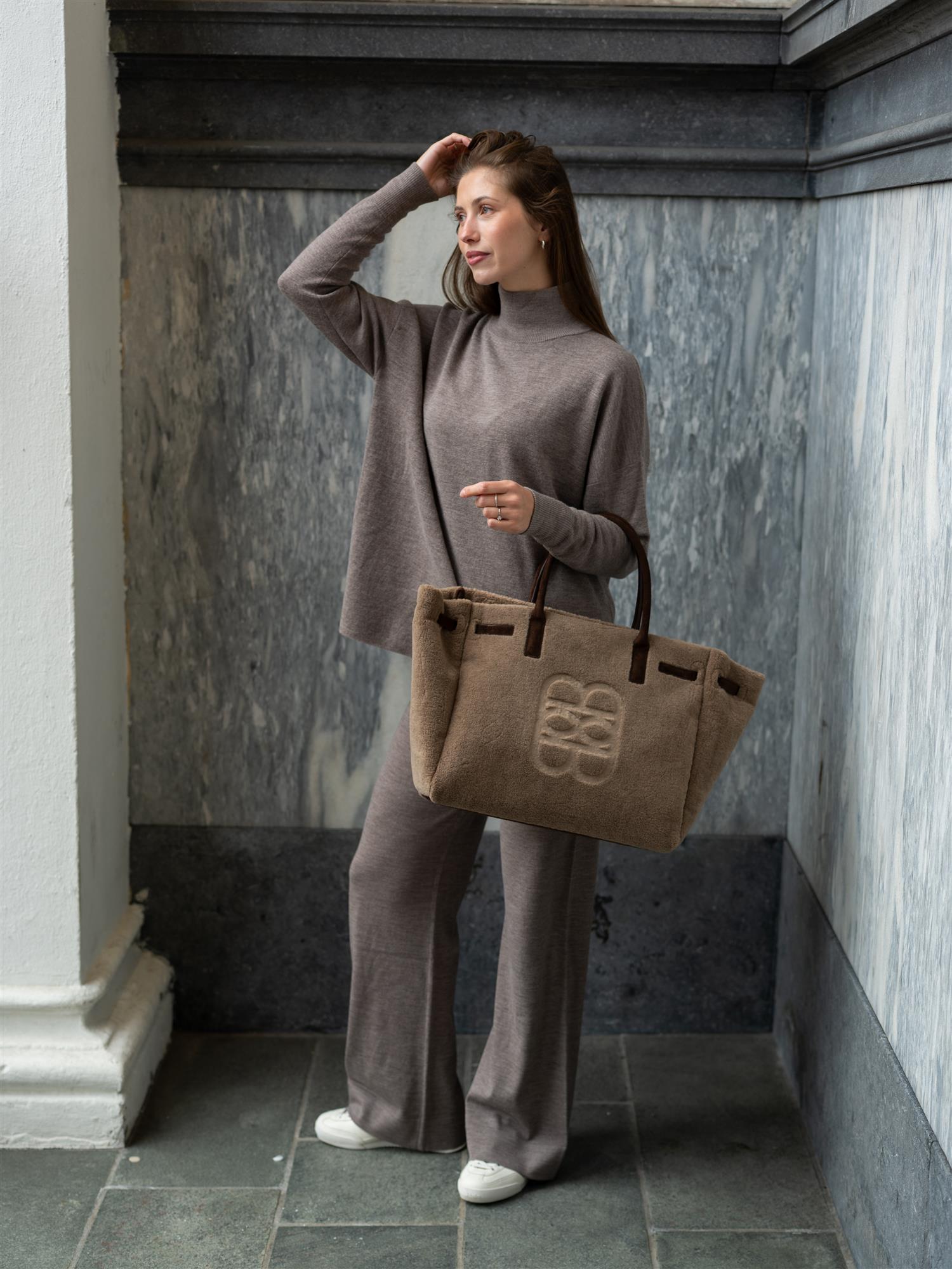 Lykke Shearling Bag Taupe