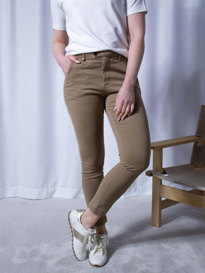 Pieszak Anika Support Chino Lead Brown