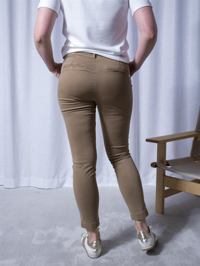 Pieszak Anika Support Chino Lead Brown