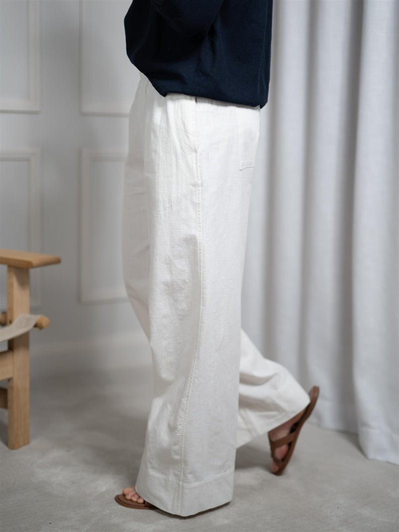 Christian Aks Luna Linen Trouser White