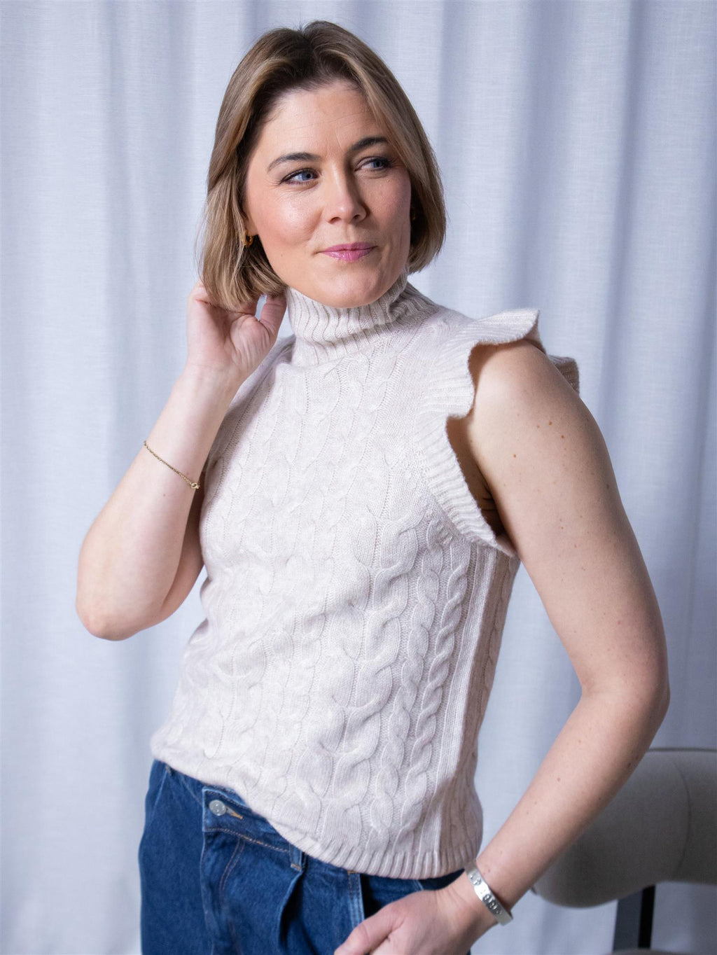 Davida Rollneck Frill Cable Vest Light Beige