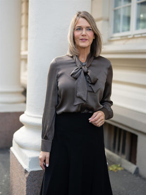 Sand Matt Latia Blouse Bow Grey