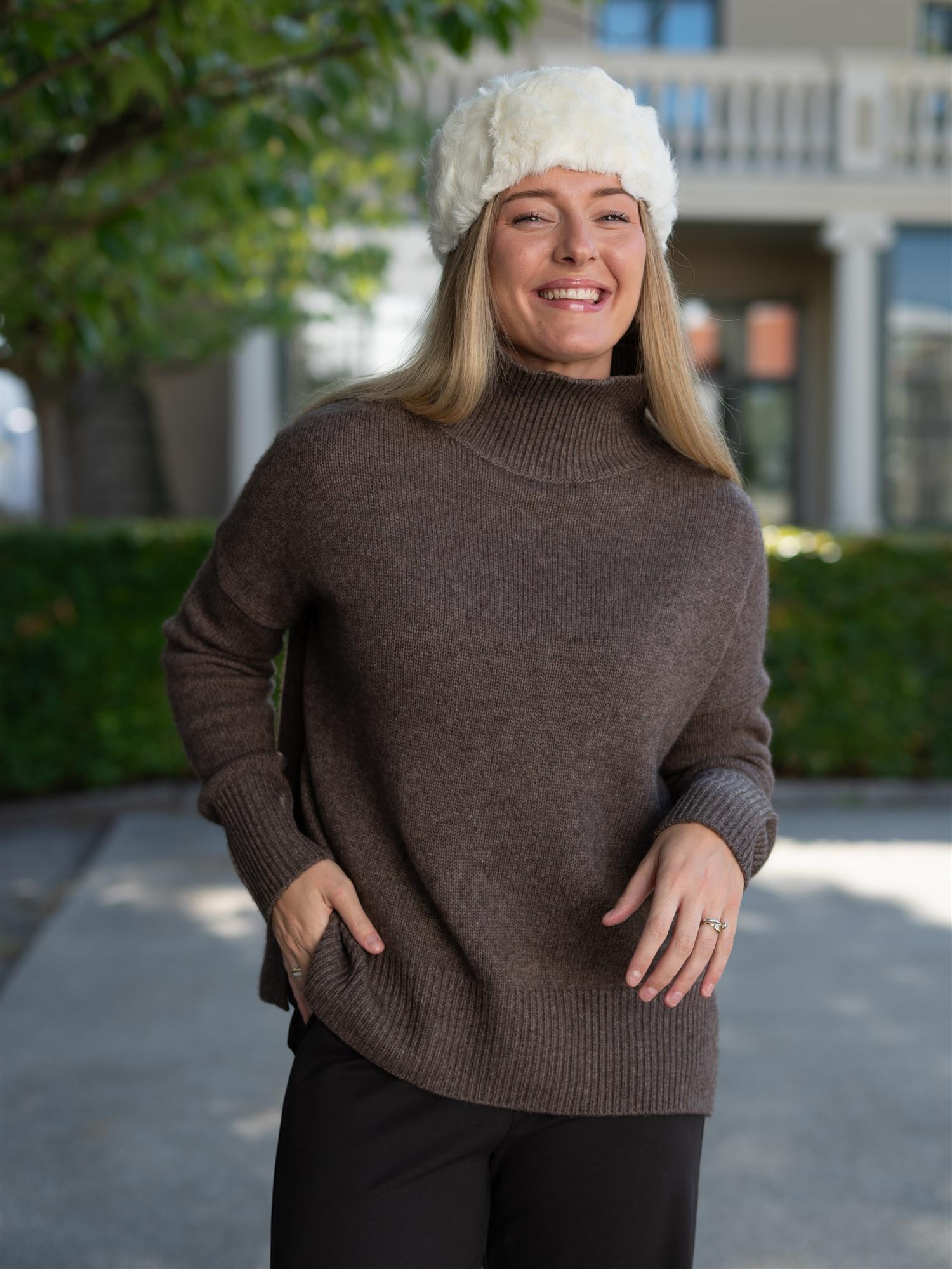 Alessia Shearling Hat Cream